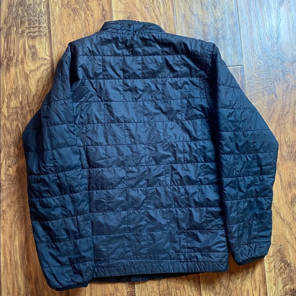 Patagonia women’s small black puffer jacket - Picture 2 of 4